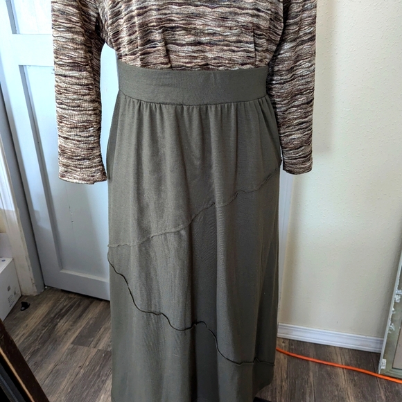 Olive Green Plus size skirt - Picture 1 of 3